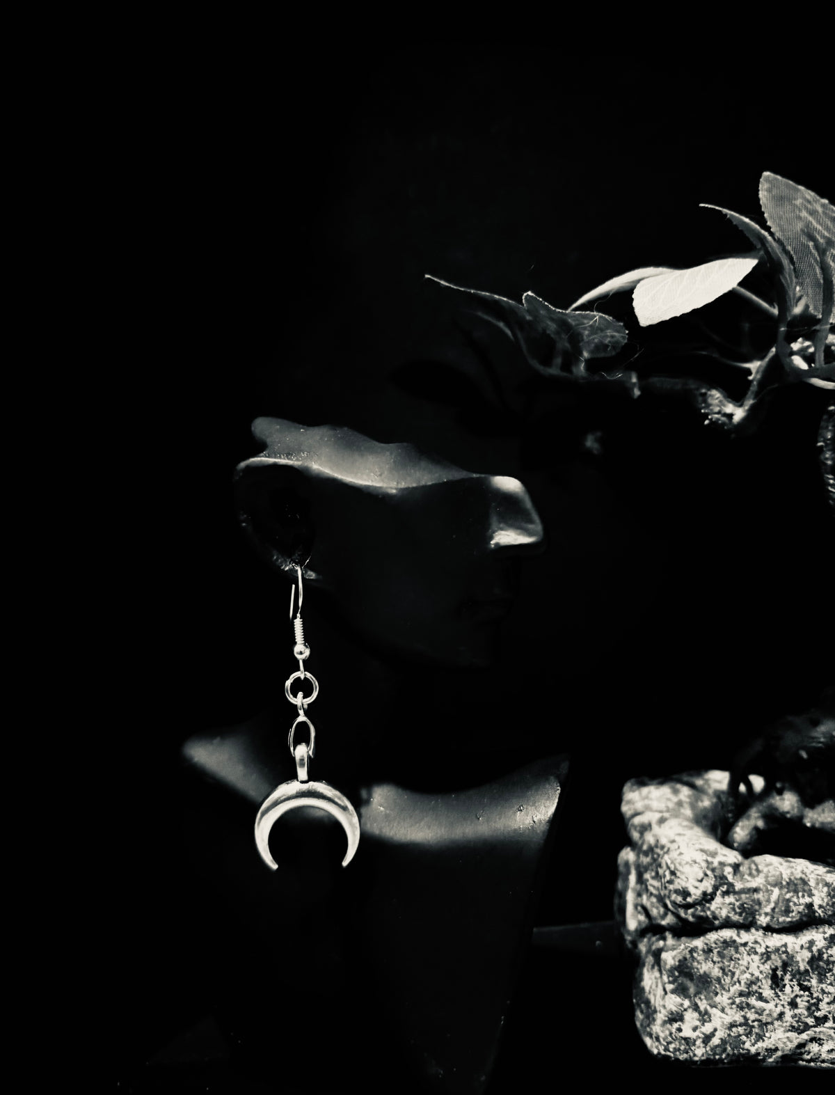 Earrings "Crescent Moon - Intuition & Renewal"
